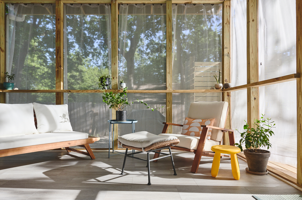 Building a Screened-In Porch: Your Essential Guide to a Perfect Addition