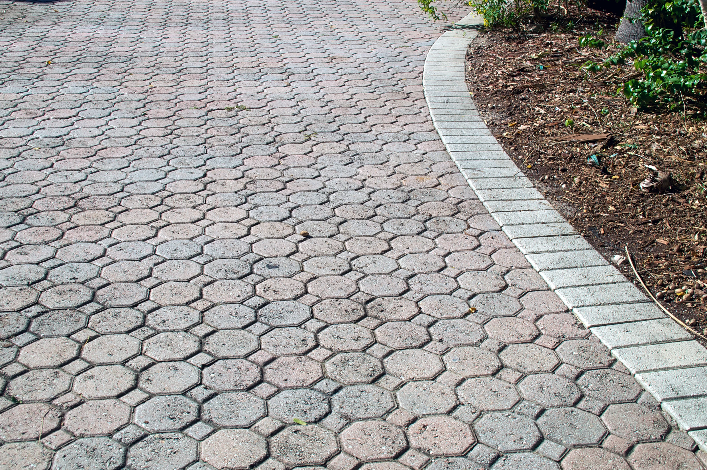 Driveway Border Ideas: Enhancing Curb Appeal with Style