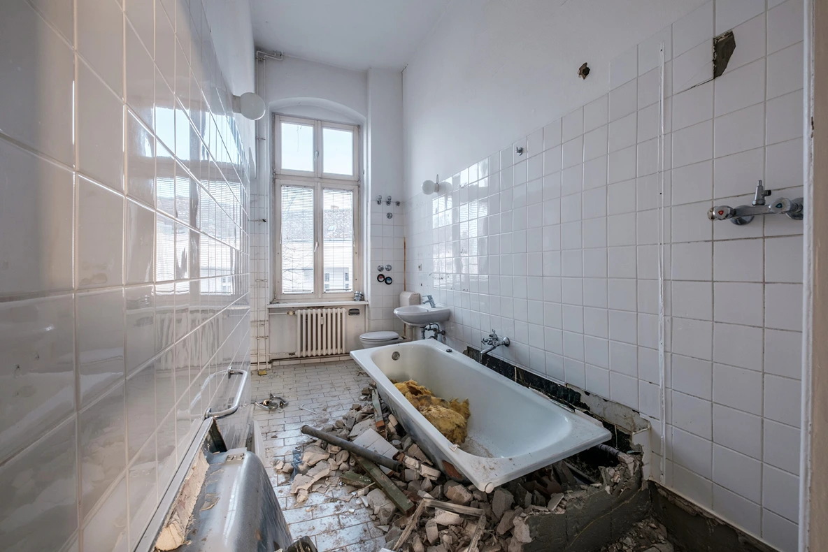 How to Remove A Bathtub: A Step-by-Step Guide for a Seamless Removal