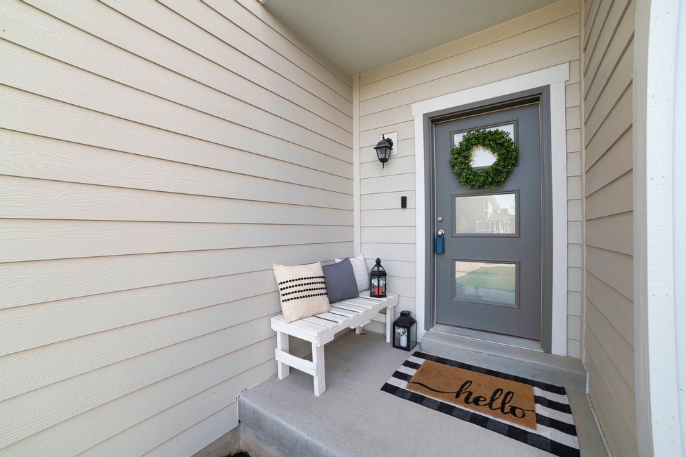 Small Front Porch Ideas: Maximizing Your Home’s Curb Appeal